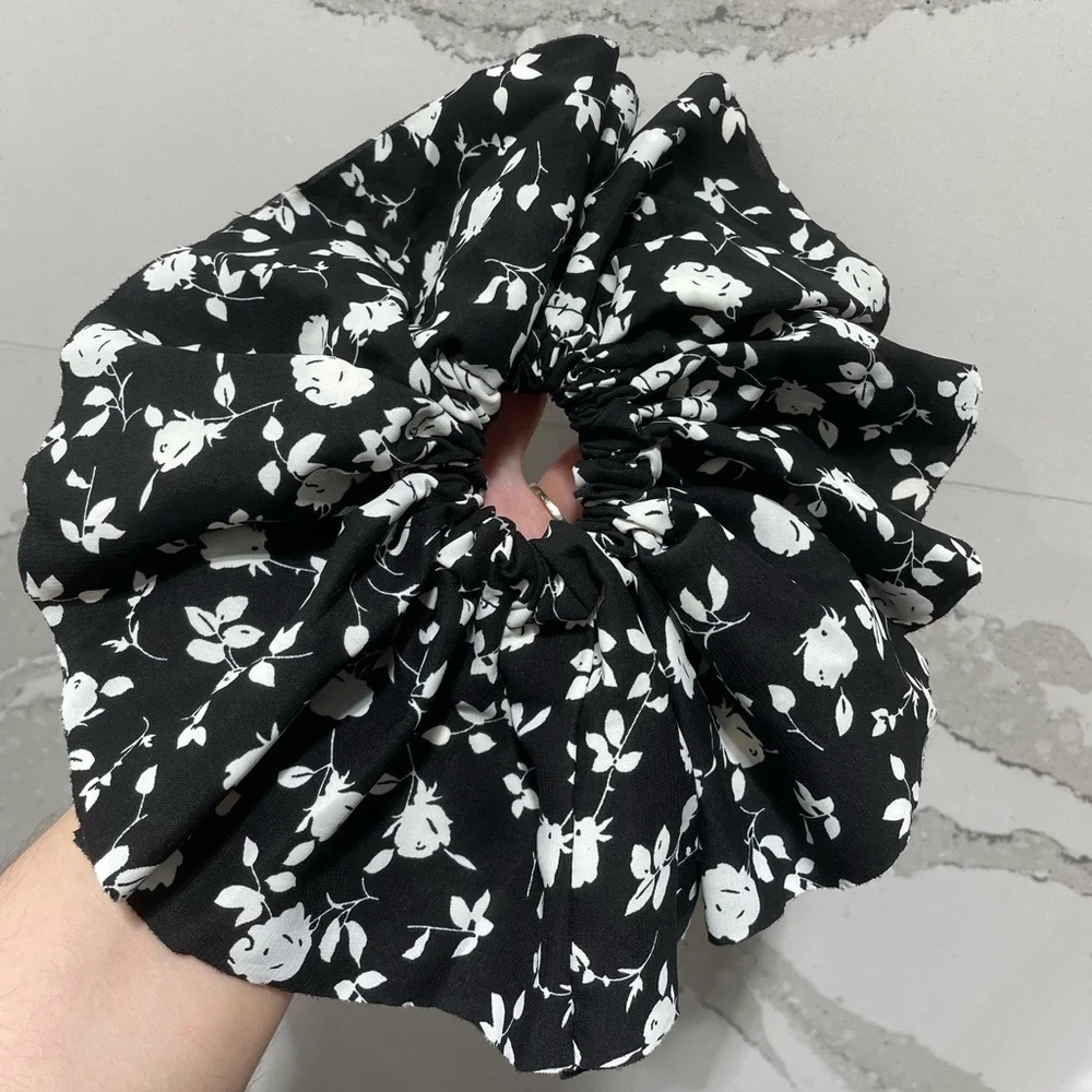 Oversized Black And White Floral Scrunchy